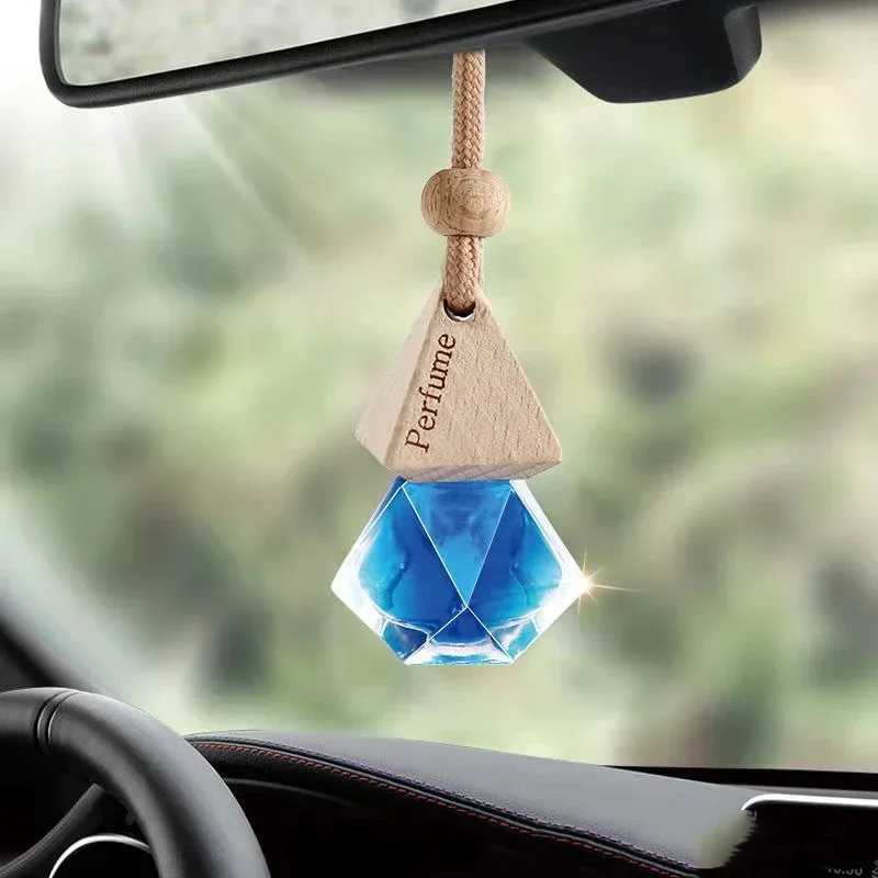 Auto Aromatherapy Fragrance Pendent Bottle Perfume Diffuser Automotive Decoration Car Hanging Glass Bottle Decorations Perfume H260319