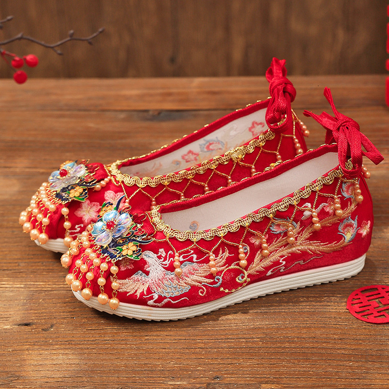 2026 Chinese Style Shoes Elegant Hanfu Shoes For Women, Summer Height Increasing Bride Wedding Embroidered Shoes Champagne Beige Chinese Style Xiuhe W
