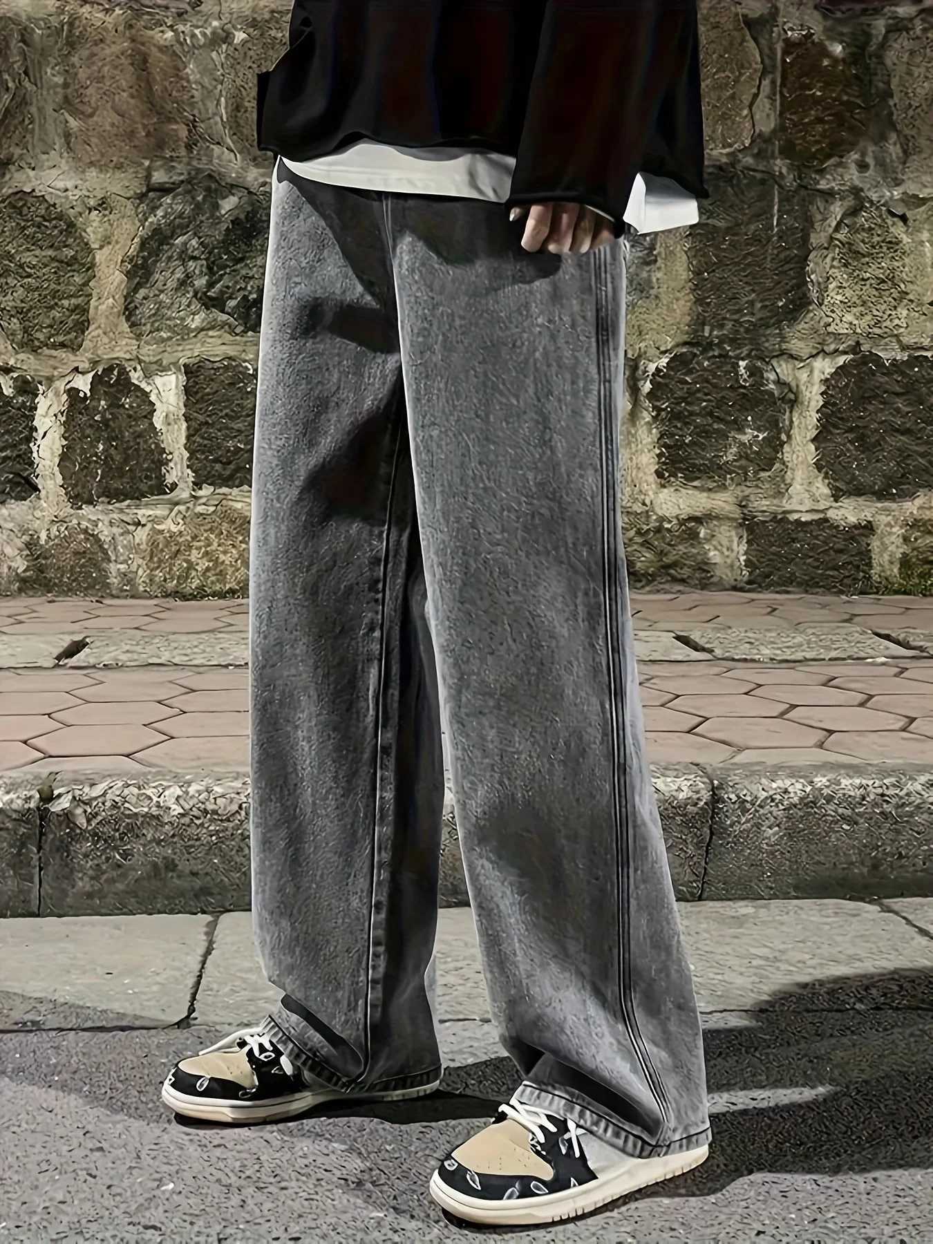 Loose gray mens jeans perfect for autumn-winter transitions with a natural warmth comfortable and non-constricting D260320