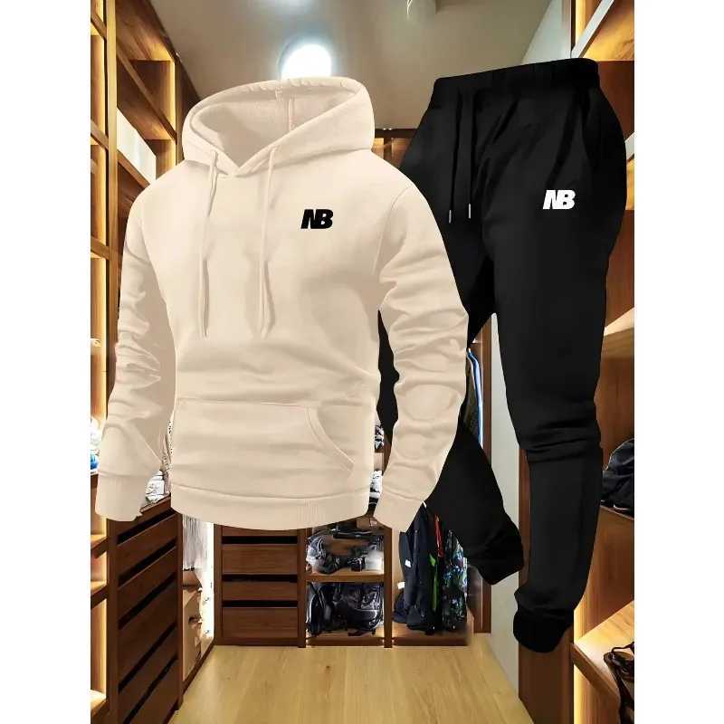 Mens autumn and winter fashion set casual and comfortable hooded sweatshirt and sweatpants M260320