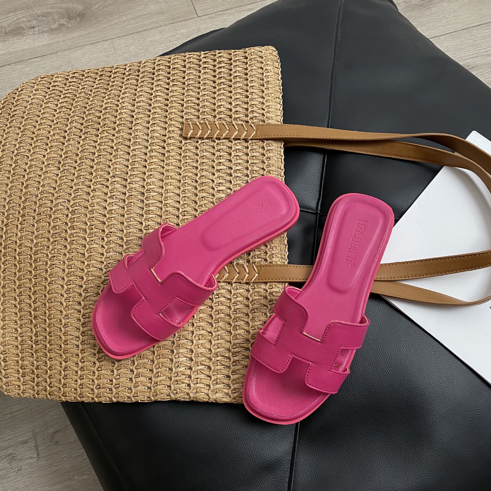HZGUSIFU hot Free delivery Slippers Simple and casual women's slippers with a high-end feel worn in a single line outside