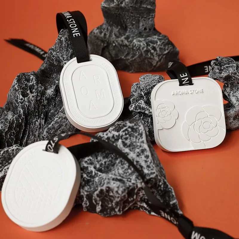 Camellia Car Aromatherapy Stone Pendant Fashion Bedroom Wardrobe Diffuser Light of Hope Diatomaceous Earth Aromatherapy Sheet H260319