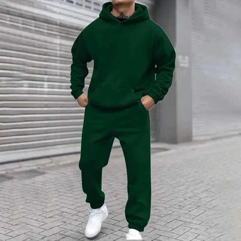 Colorful Urban Style Autumn And Winter Latest Products Mens Hooded Sweatshirt And Pants Set Street Wear Collection M260320