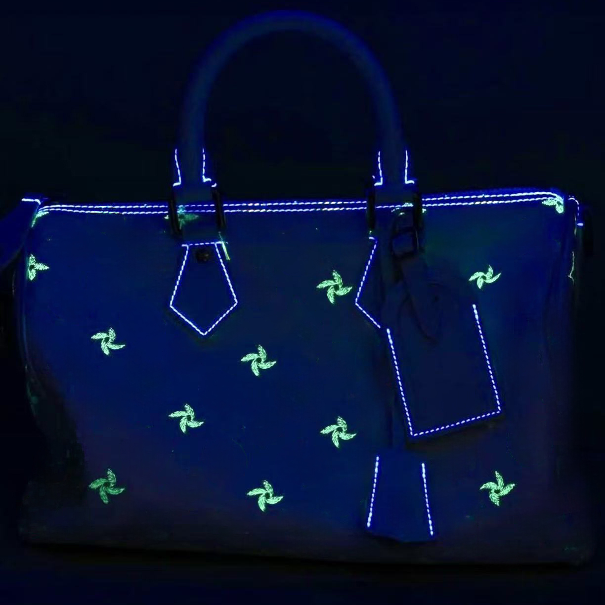 m13904 luminescence Black p9 Designer bags Luxury Boston Bag Totes Handbag Shoulder Bags Crossbody P9 Pouch Purse Soft 30cm Pillow Mirror quality P9 Master quality