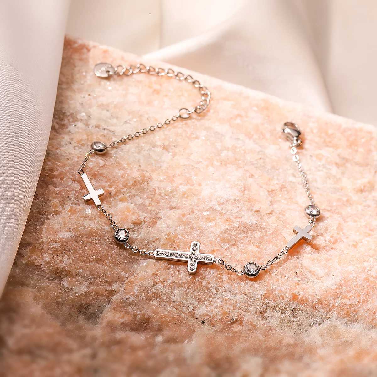 NEWBUY High Quality Non-Fading Stainless Steel Jewelry Silver/Gold Color Cross Charm For Women H260321 - view 5