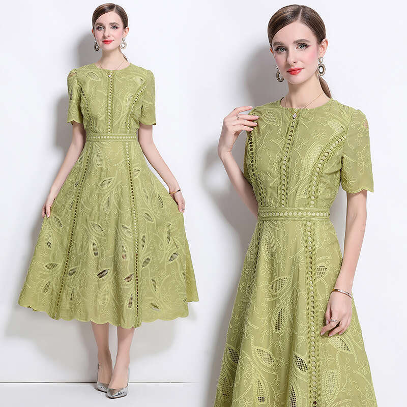 Designer's unique retro high-end round neck ruffled sleeves lace women's summer new slim A14 and elegant long skirt