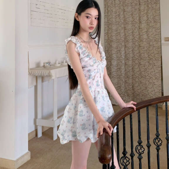 2026 Summer New Designer Women's Brand Hand drawn Cat Bud S6 V-neck Short Skirt