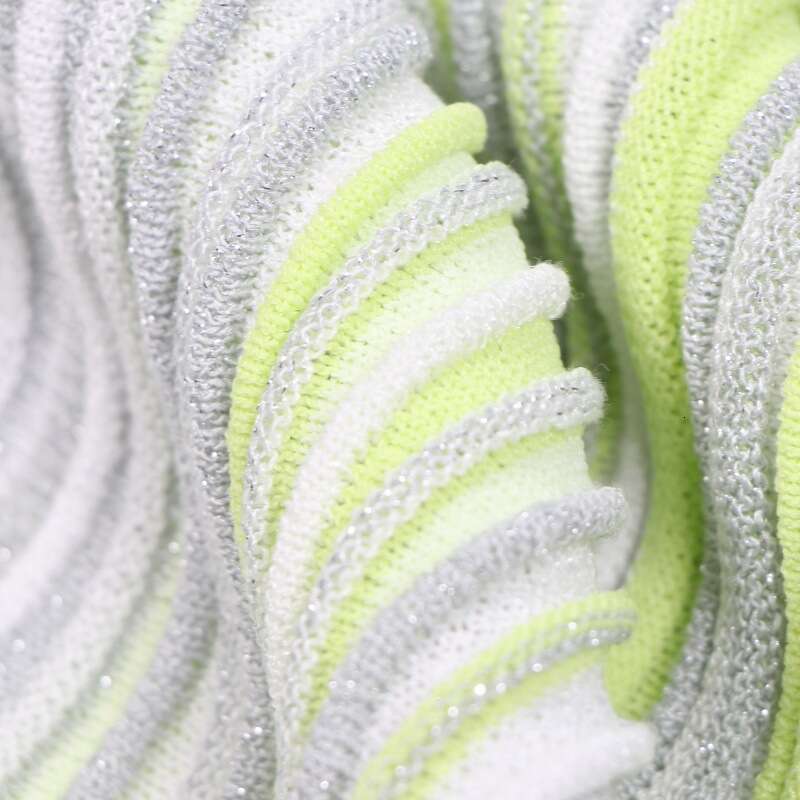 2026 high-end x1 autumn and winter elegant light green V-neck long sleeved single breasted striped knitted dress