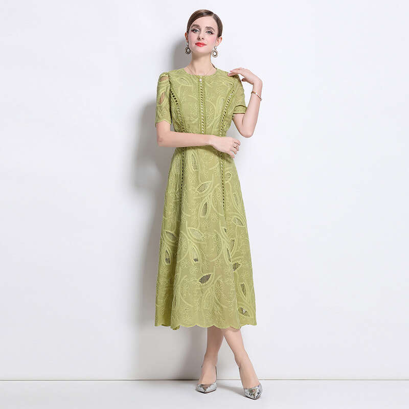 Designer's unique retro high-end round neck ruffled sleeves lace women's summer new slim A14 and elegant long skirt