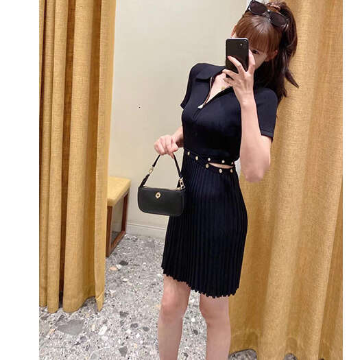 2026 Autumn/Winter New Designer French Elegant Zipper Slim Black S6 Knitted Women's Short Skirt