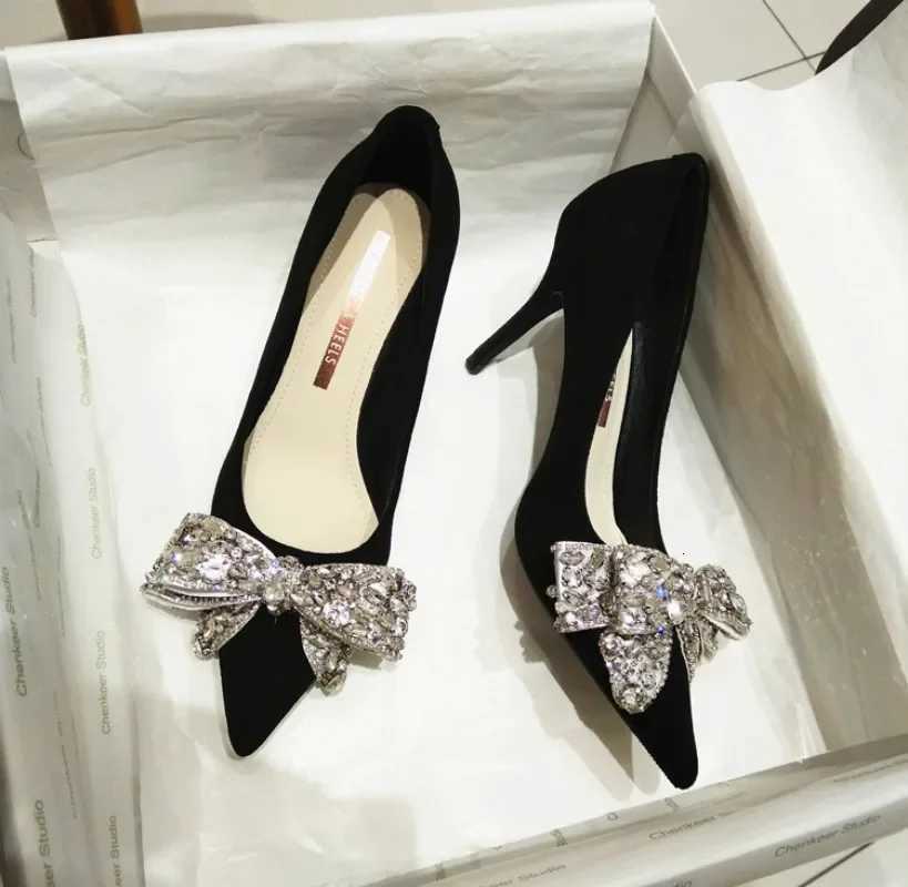 New Fashion Bowknot Pointed Toe High Heels Pumps Womens Stiletto White Pearl Bridal Wedding Shoes Banquet Party Dress Shoes C260321