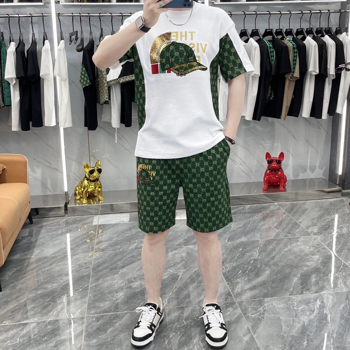 Luxury Brand Designer 2026 Summer Fashion Casual Men Suit with Unique Print Men T-shirt and Shorts Set in Light Luxury Style
