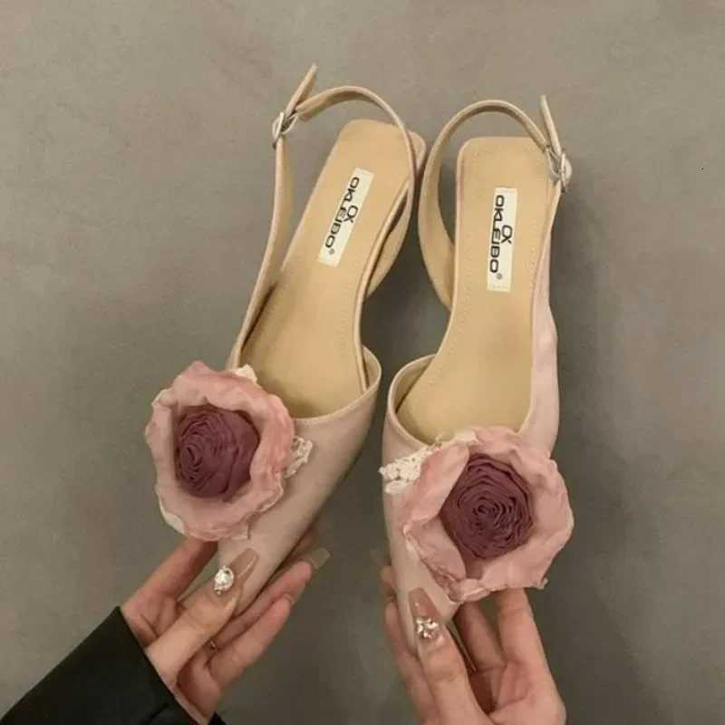 New Flower Designer Sandals Women Elegant Satin Mule Shoes Summer Pointed Toe Pumps Low Heel Flowers Slingback Sandals Female C260321