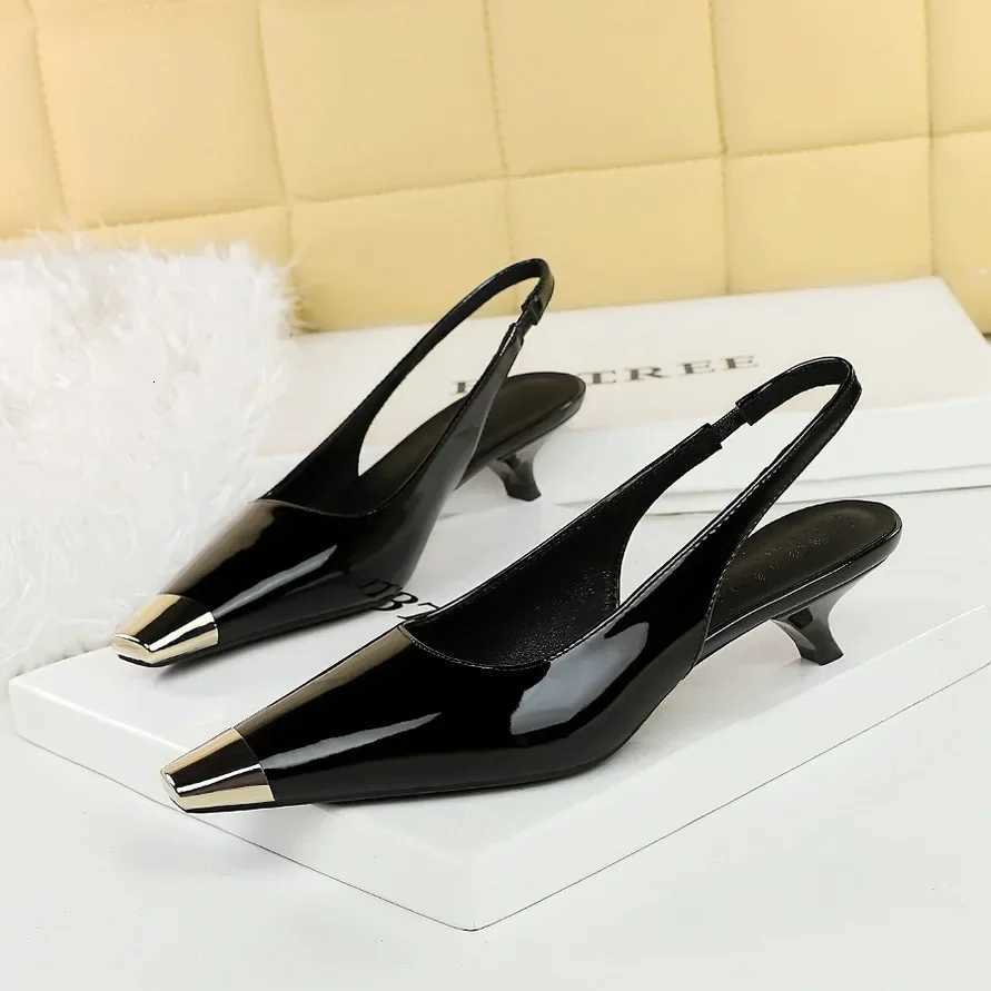 Shoes Banquet Thin Heel Shallow Mouth Womens Shoes Patent Leather Glossy Metal Head Rear Strap Thin Single Shoes Women C260321