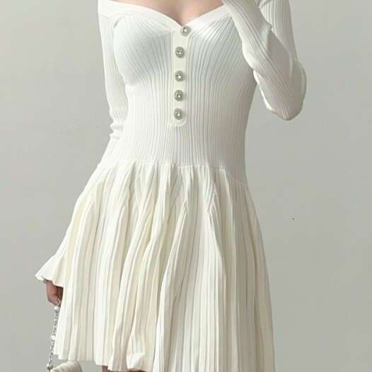 2026 Spring/Summer New Designer Elegant and Fashionable Sweet and S6 Spicy Off Shoulder Bell Sleeve Knitted Waist