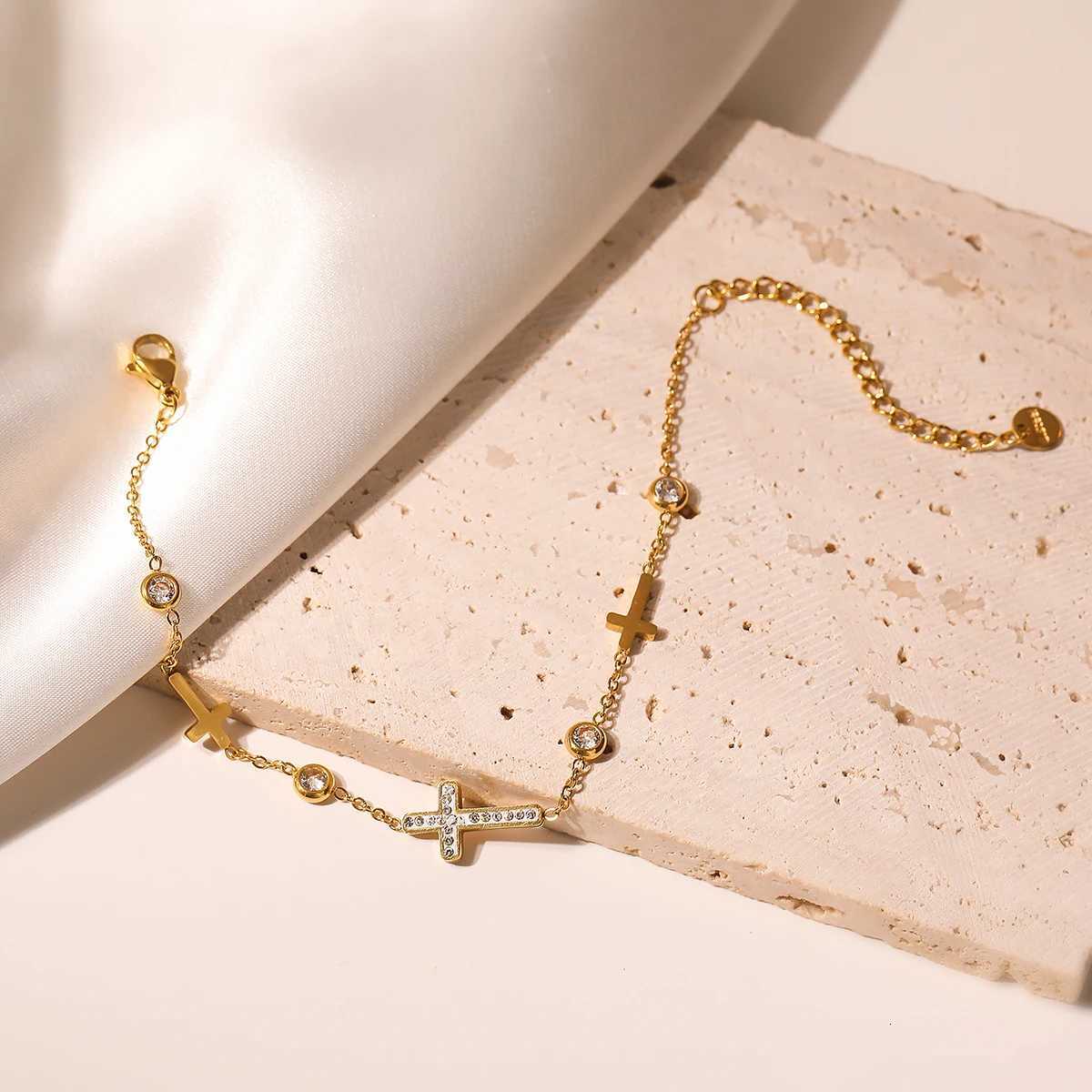 NEWBUY High Quality Non-Fading Stainless Steel Jewelry Silver/Gold Color Cross Charm For Women H260321 - view 4