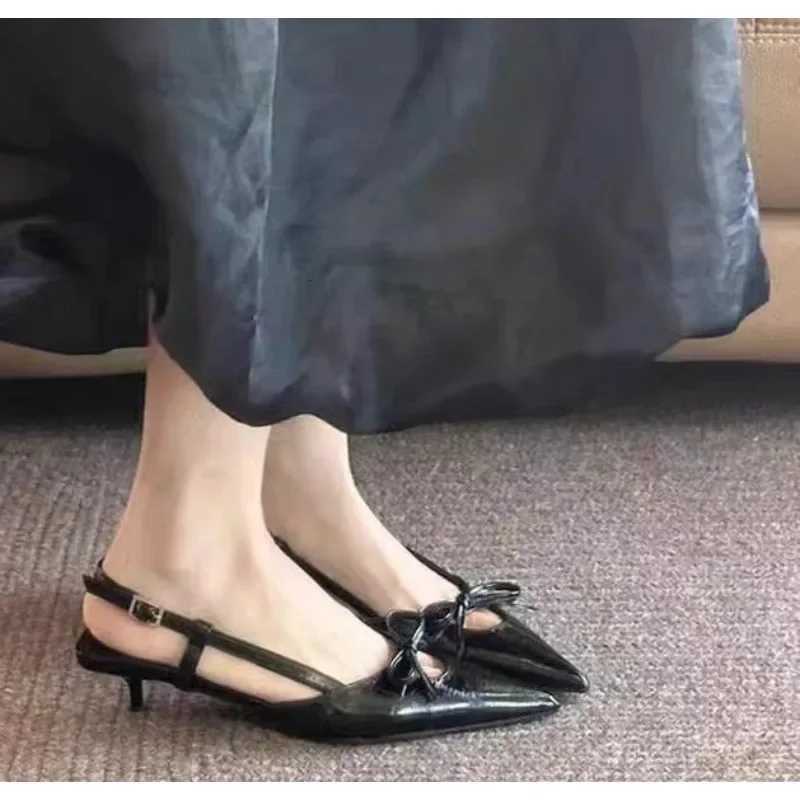 2025 Summer New Pointed Simple Shallow Mouth Comfortable Womens Gladiator Sandals Outwear Back Strap Women High Heeled Sandals C260321