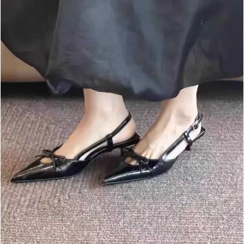 2025 Summer New Pointed Simple Shallow Mouth Comfortable Womens Gladiator Sandals Outwear Back Strap Women High Heeled Sandals C260321