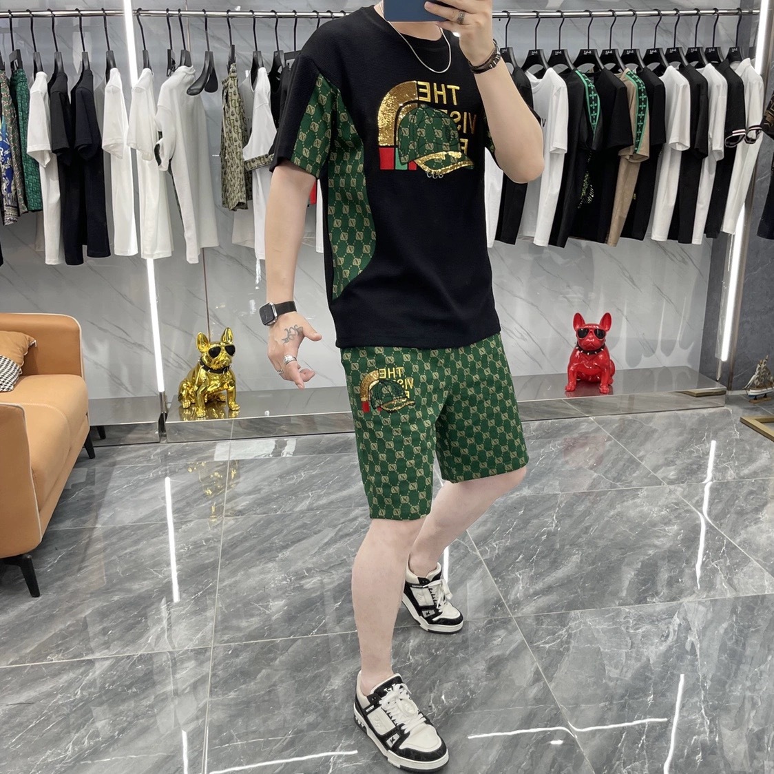 Luxury Brand Designer 2026 Summer Fashion Casual Men Suit with Unique Print Men T-shirt and Shorts Set in Light Luxury Style