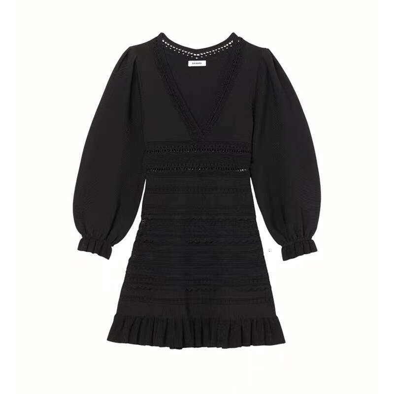 2026 Spring New Designer French Elegant Lantern Sleeve V-neck Slim k30 Knitted Dress