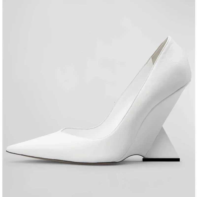 Summer 2024 New High Heels Thick Sole Thick Heel Lacquer Leather Shallow Mouth Pointed Fashion Sexy Womens Oversized Shoes C260321