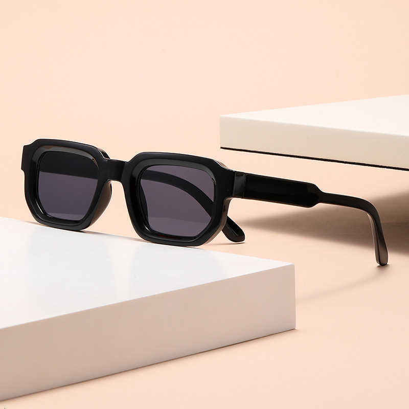 Designer Luxury Brand Fashion New Small Frame Sunglasses Korean Japanese Style Square Sunglasses Ultra Light Driving Night Vision Sunshade Glasses Who