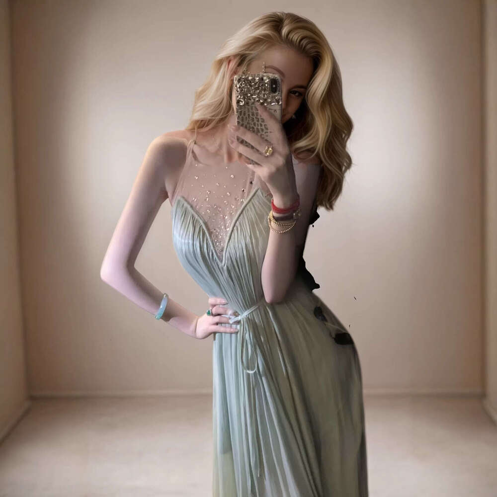 2026 Spring and Summer Designer Fashion Women's k30 Water Diamond Mesh Splicing Smooth pleated Skirt
