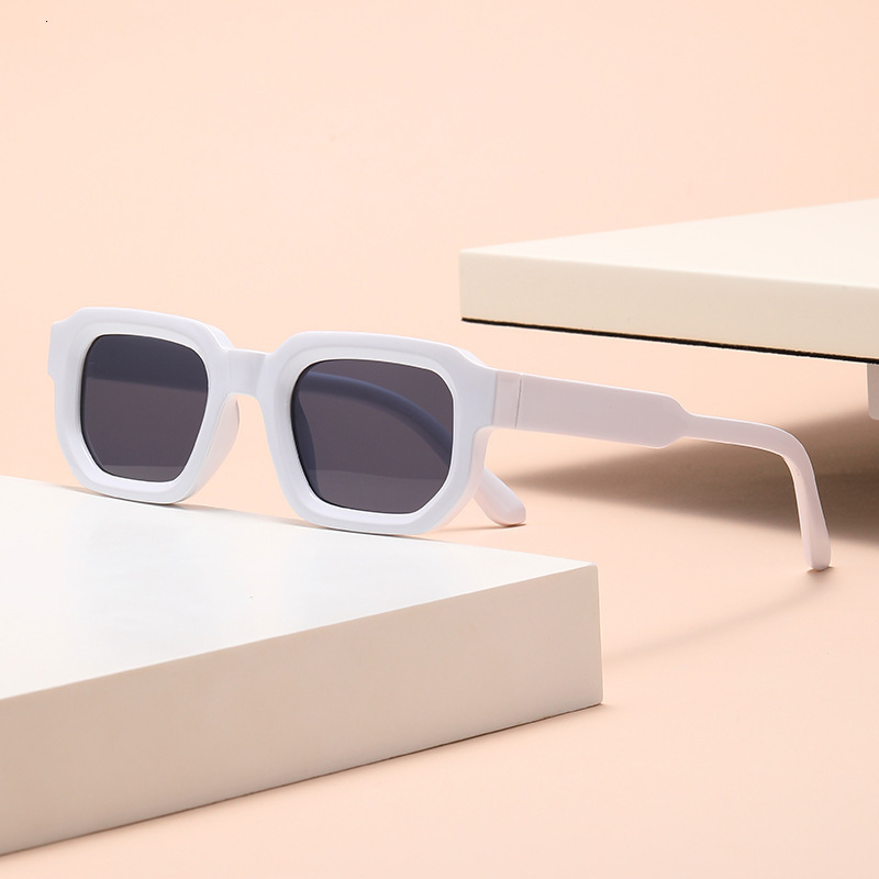 Designer Luxury Brand Fashion New Small Frame Sunglasses Korean Japanese Style Square Sunglasses Ultra Light Driving Night Vision Sunshade Glasses Who