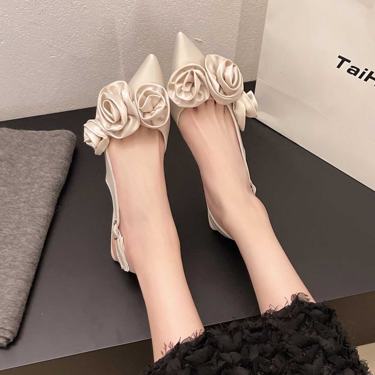 Designer Woman Shoes Pointed Toe Flower Sexy Women Shoes Sandals Dress Slippers Mules Shoes Spring New Flip Flops French Female C260321