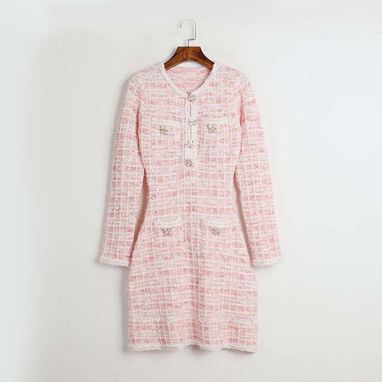 2026 autumn and winter designer pink checkered sweet knitted k30 round neck long sleeved dress, small fragrant style mid length skirt