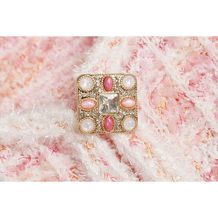 2026 autumn and winter designer pink checkered sweet knitted k30 round neck long sleeved dress, small fragrant style mid length skirt