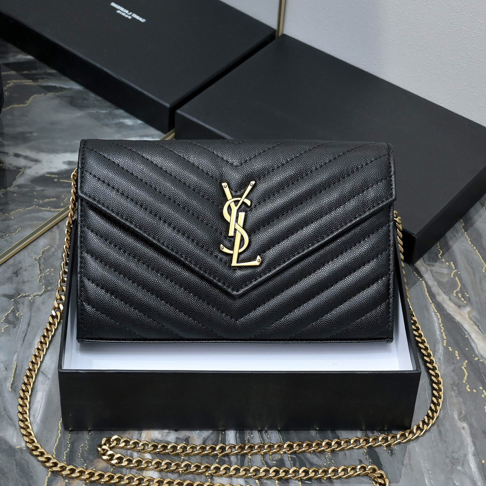 Shoulder Bag Classic Stitching Texture Luxury Bag Exquisite Delicate Designer Bag Matching Tone on Tone Color Chain Fast Delivery Quality Caviar Envelope With Box