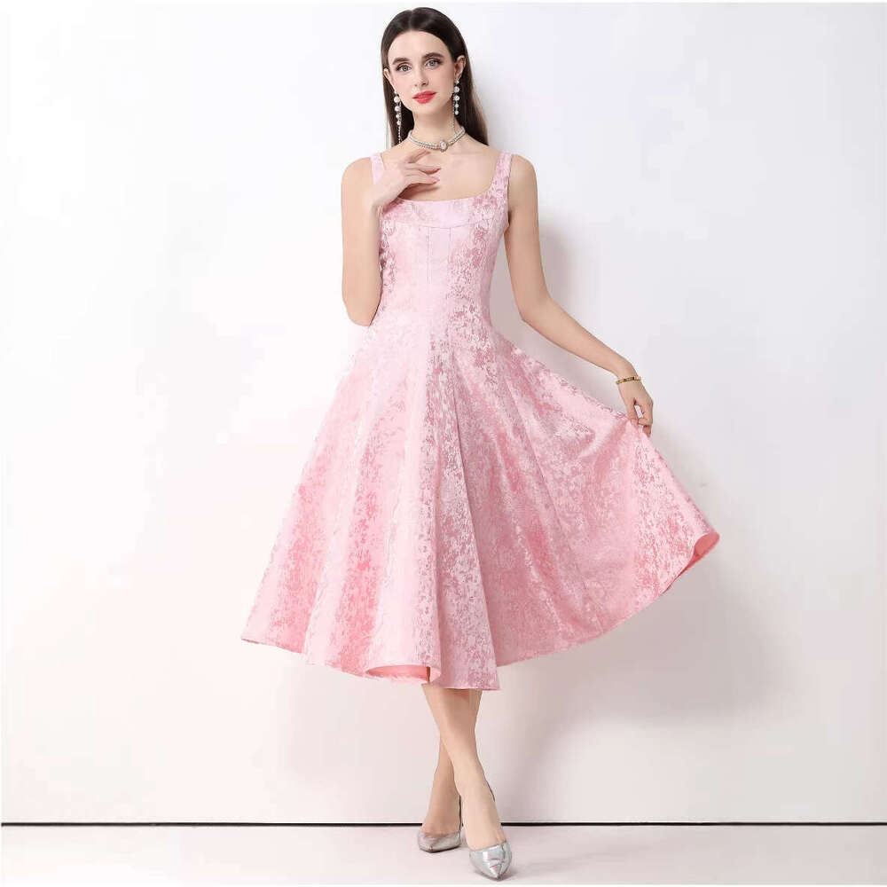 Designers wear k30 vest dresses with lightweight luxury and high d sense jacquard Frch style elegance in their daily wear