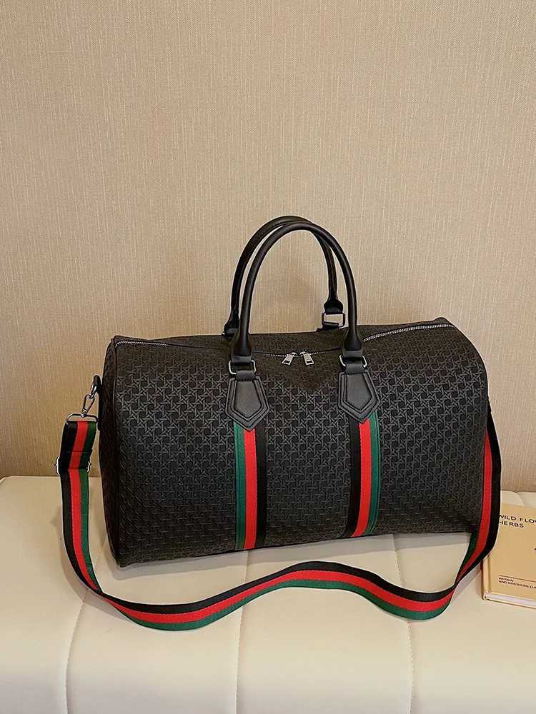 Fashion Unisex Travel Bag Large Capacity Waterproof Luggage Bag Trend Portable Sports Fitness Bag Designer Handbags H260321