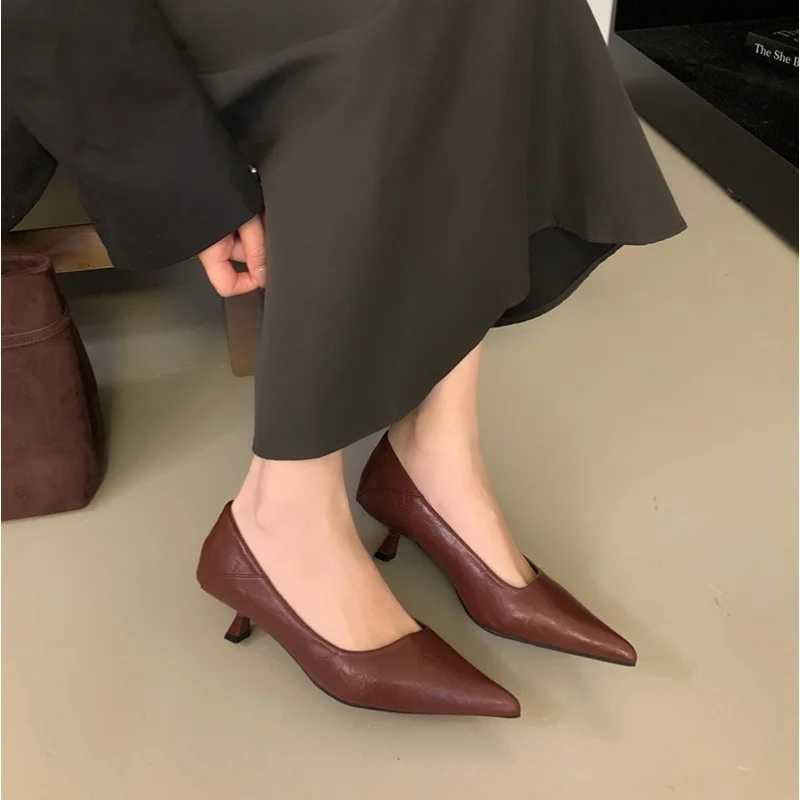 New Pointed Shallow Mouth Slim Heeled Womens Shoes with Leopard Print Fashion High Heels Shoes for Women C260321