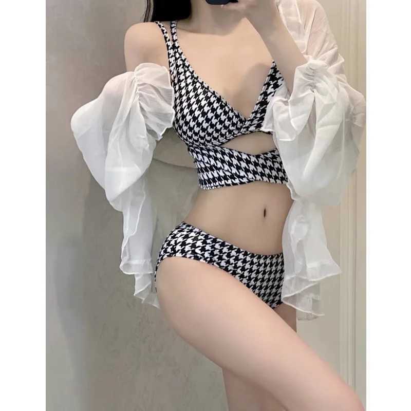 Plaid Swimwear Ladies Korea 2023 New Star Same Swim Bikini Hollow Out Cross Straps Sexy Bikini Swimsuit Women Sexy Bikinis Suit M260321