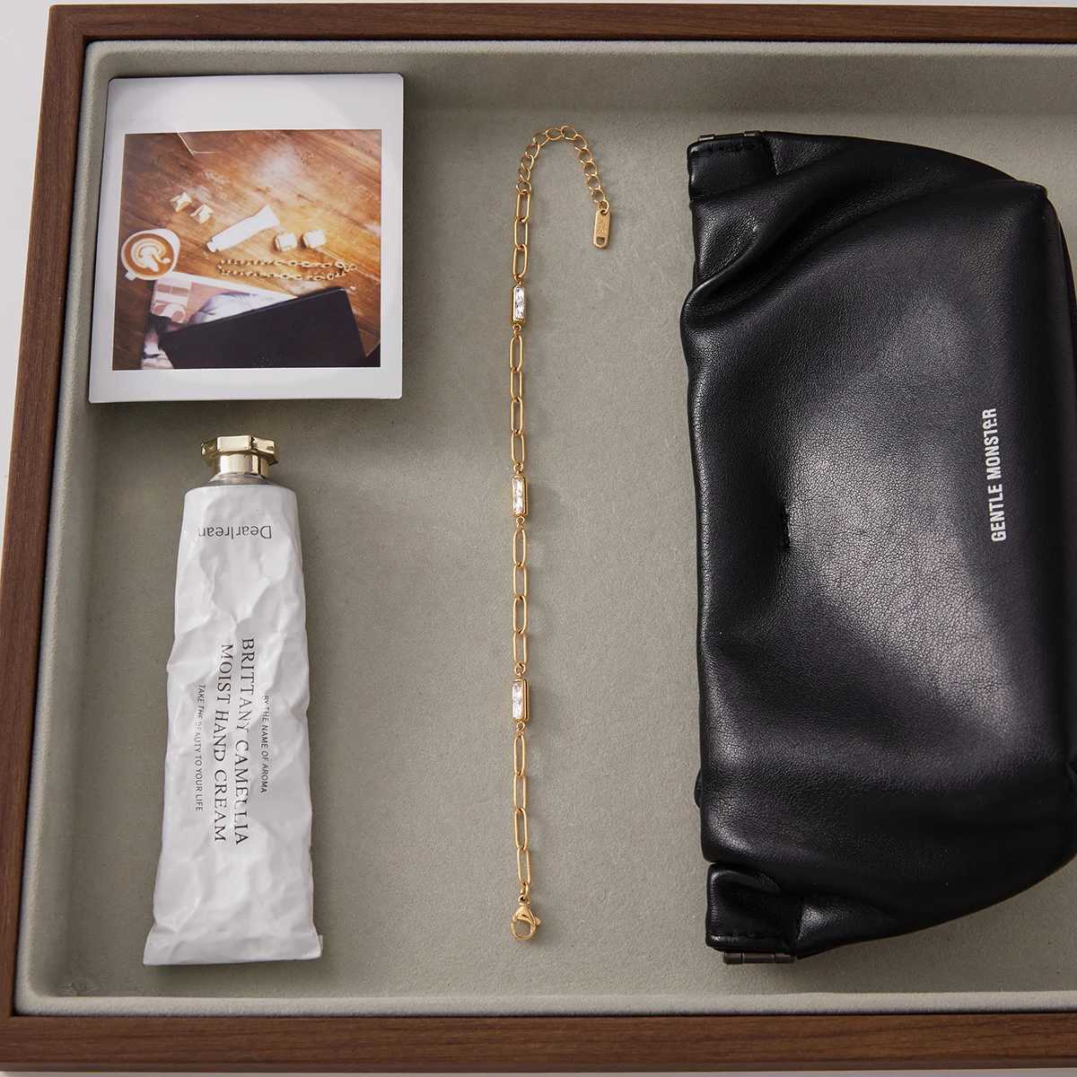 Uworld Minimalist Classic 18K Gold Color Plated Inlay White Zircon Waterproof Stainless Steel Women Jewelry H260321 - view 5