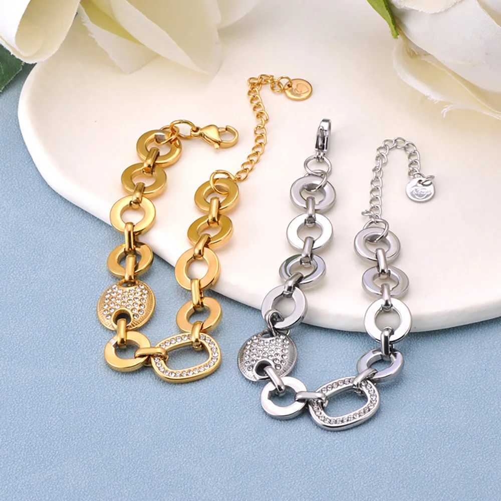 Lokaer Fashionable Stainless Steel Rhinestone Geometric Womens Simple Elegance Design Chain Waterproof Jewelry B25088 H260321 - view 6