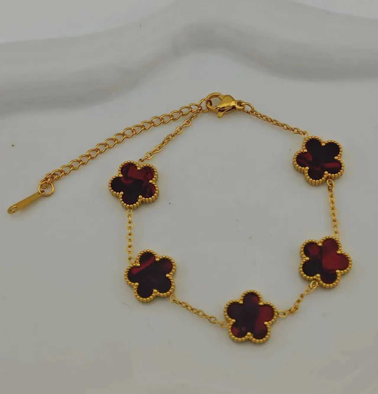 18k Gold Plated Lucky Five Flower StainlESS Steel Womens Exquisite Five-Pointed Star Luxury Party Jewelry Gift H260321 - view 4
