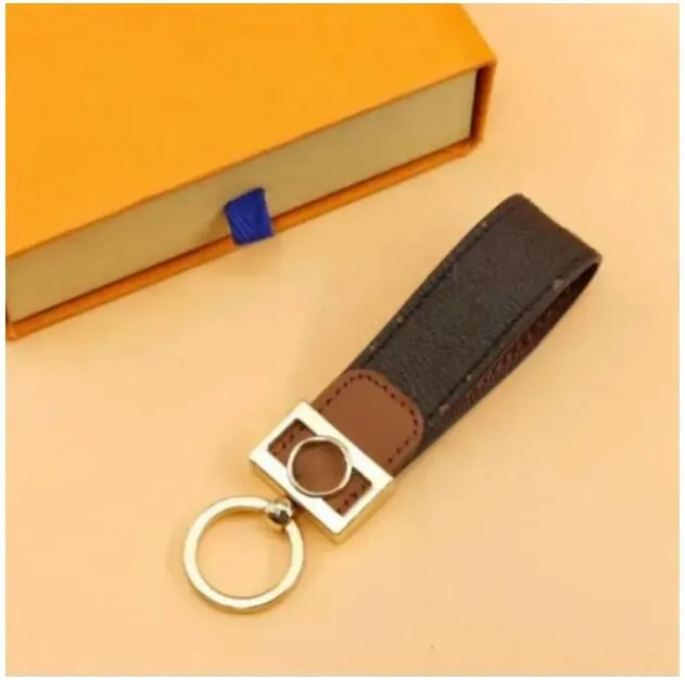 2026 High Quality Keychain Classic Exquisite Luxury Designer Car Keyring Zinc Alloy Letter Unisex Lanyard Gold Black Metal Small JewelryW