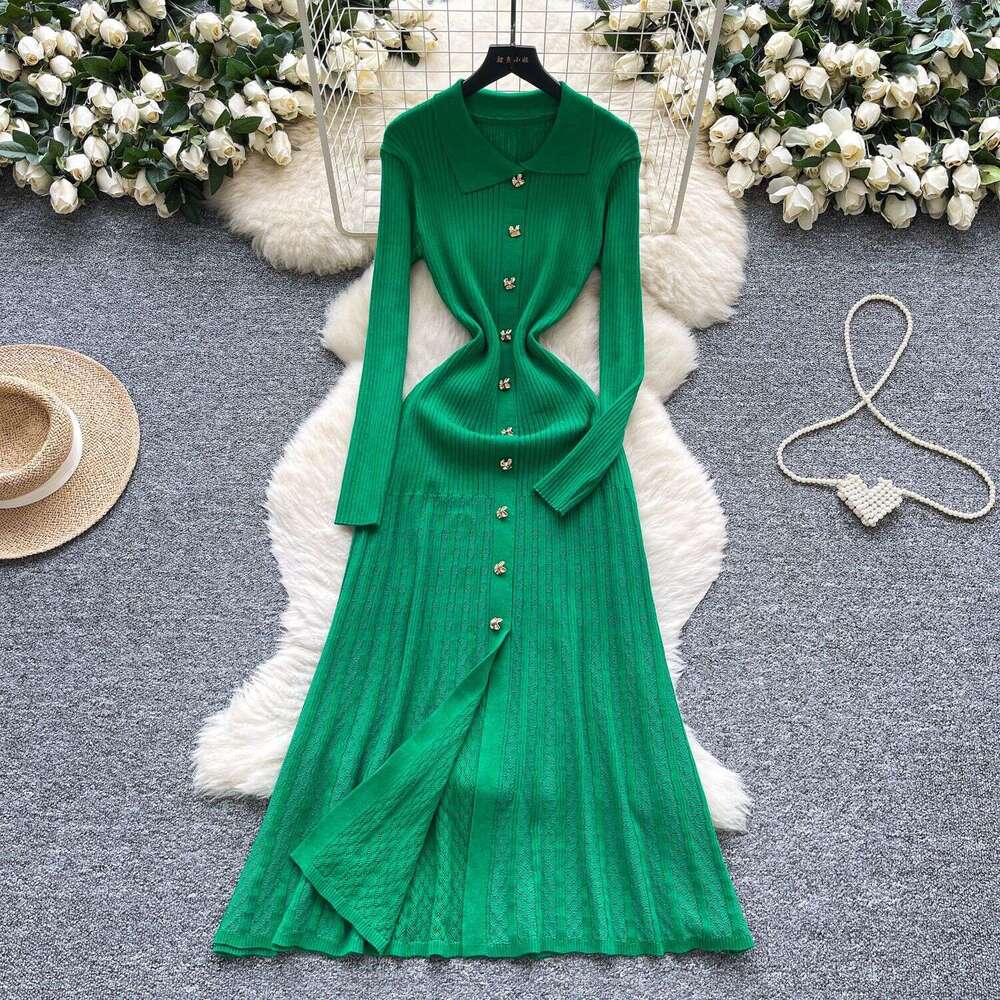Designer S6 French retro polo neck long sleeved metal waist women's autumn slim fit elegant hook knitted long skirt
