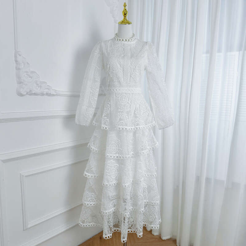 k30 Designer French Elegant Lace Embroidered Round Neck Women's Autumn Light Luxury Thick Layer Long Dress 2026