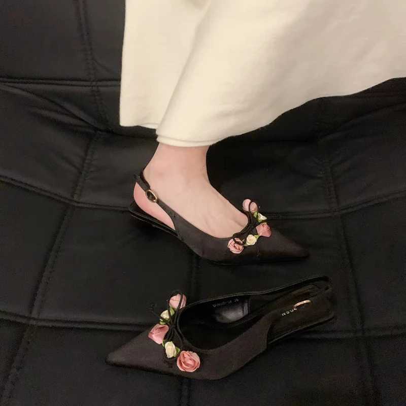 Summer Women High Heels Sexy Low Heels Female Sandals Fashion Flowers Party Shoes One Word Belt Women Shoes New Tacones De Mujer C260321