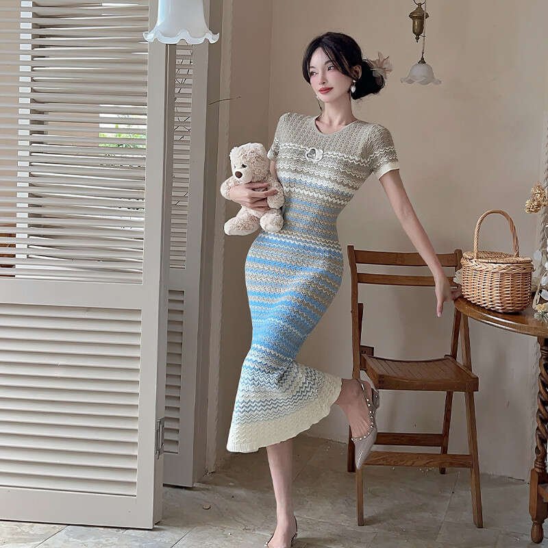 2026 Designer Gradient Stripe Small Fragrant A13 Style Women's Knitted Summer New Elegant Long Skirt