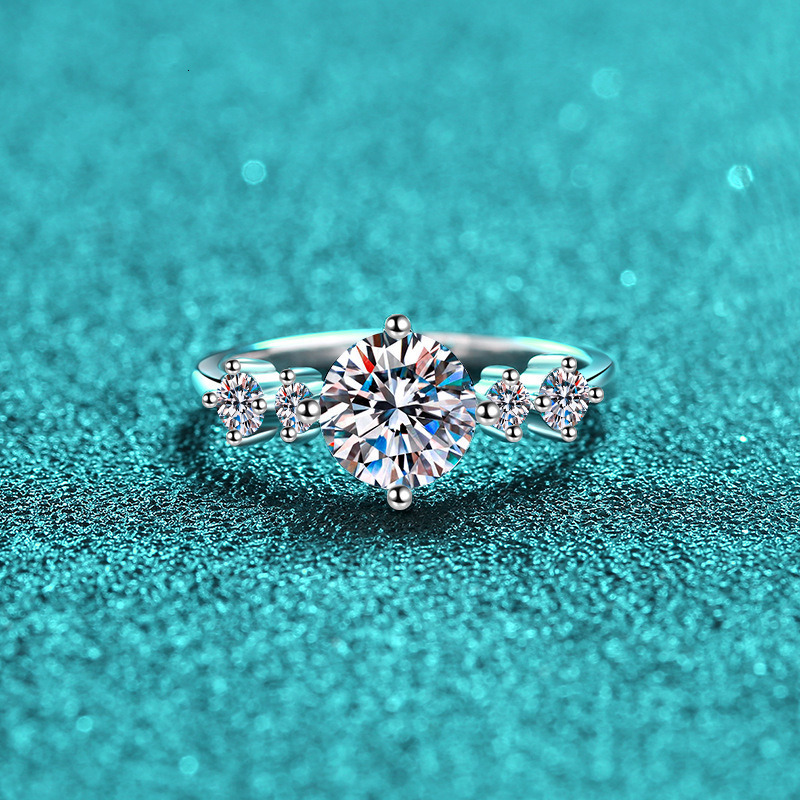 Luxury Jewelry Design Ring Women's Moissanite Ring S925 Sterling Silver Four-Prong Fashion Jewelry Cross-Border Supply