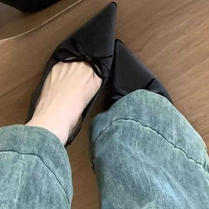 2025 Ladies Summer Sexy Pointed Toe Slingback Sandals Bow Designer Women Sandals Outdoor Banquet Beach Stiletto Slippers C260321