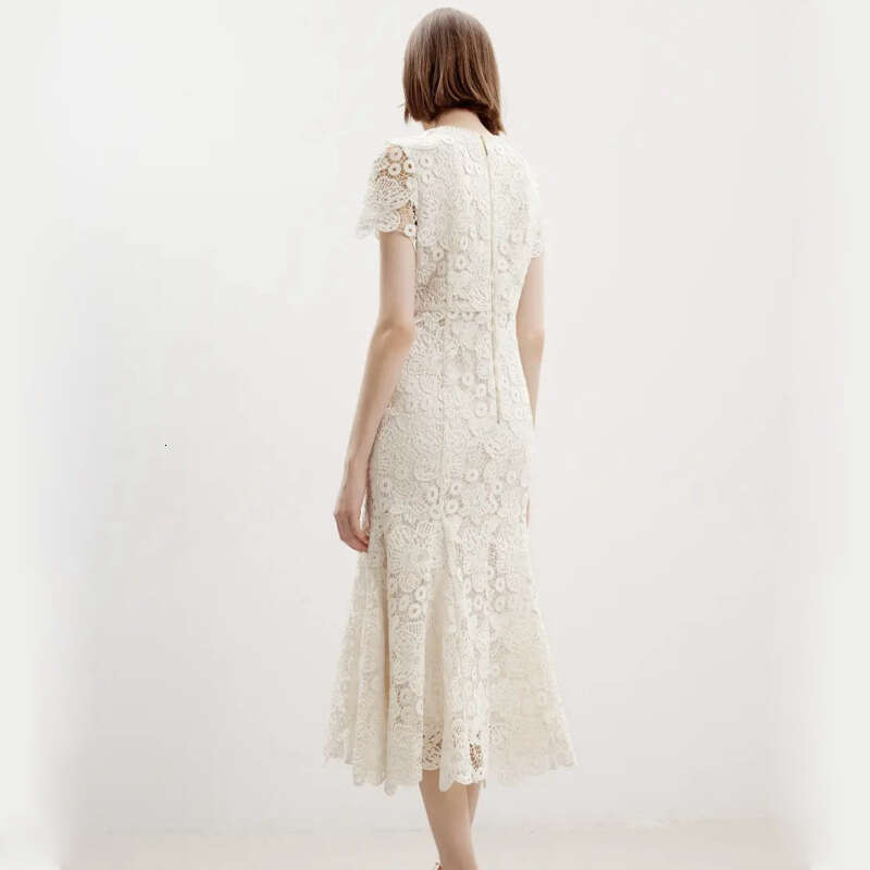 Designer B15 French heavy lace elegant mermaid 2026 summer new women's slim fit long skirt