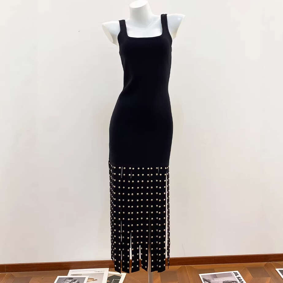 2026 Spring New Black Heavy duty Water Diamond Decorative Splicing Tassel Bottom Vest Women's Knitted Dress