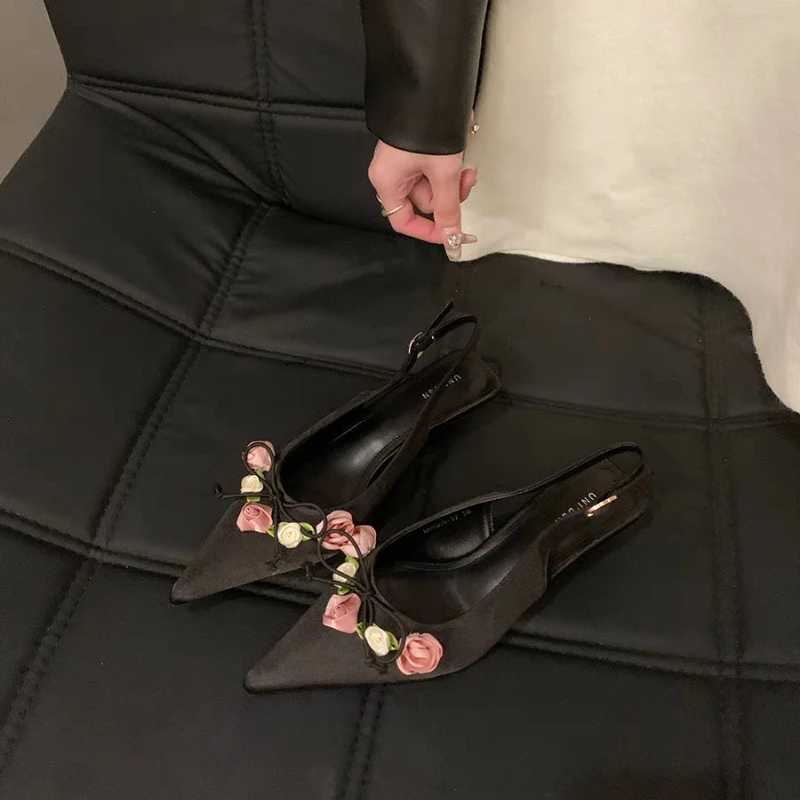 Summer Women High Heels Sexy Low Heels Female Sandals Fashion Flowers Party Shoes One Word Belt Women Shoes New Tacones De Mujer C260321