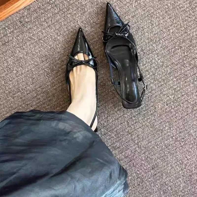 2025 Summer New Pointed Simple Shallow Mouth Comfortable Womens Gladiator Sandals Outwear Back Strap Women High Heeled Sandals C260321